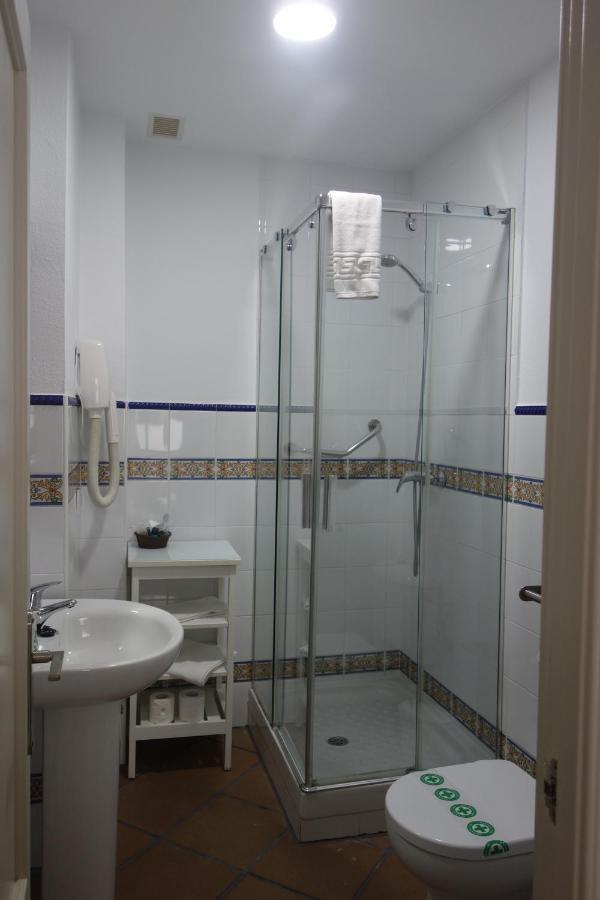 Hotel Dona Lina Sevilla Bagian luar foto