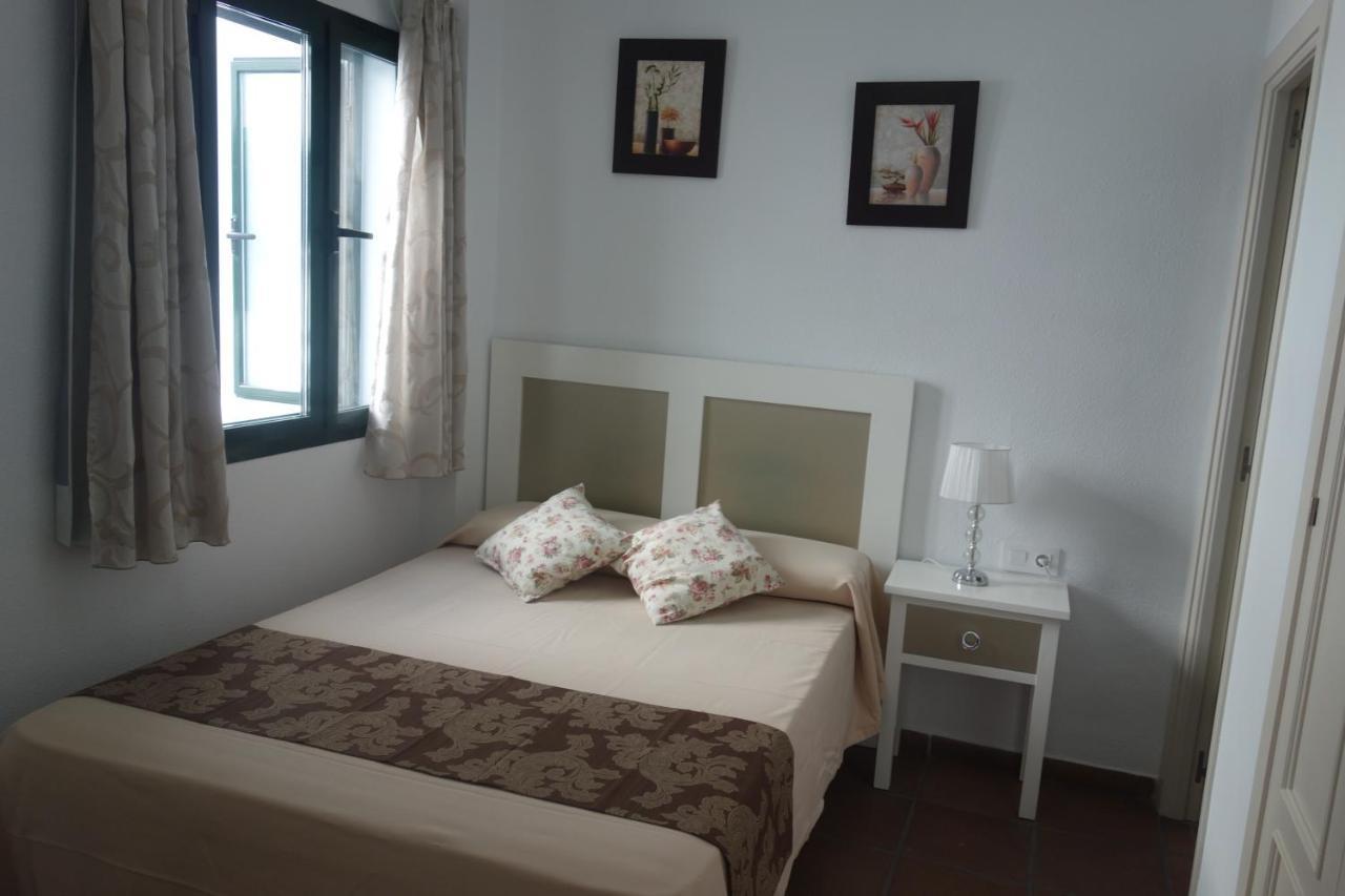 Hotel Dona Lina Sevilla Bagian luar foto