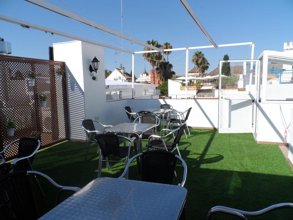 Hotel Dona Lina Sevilla Bagian luar foto