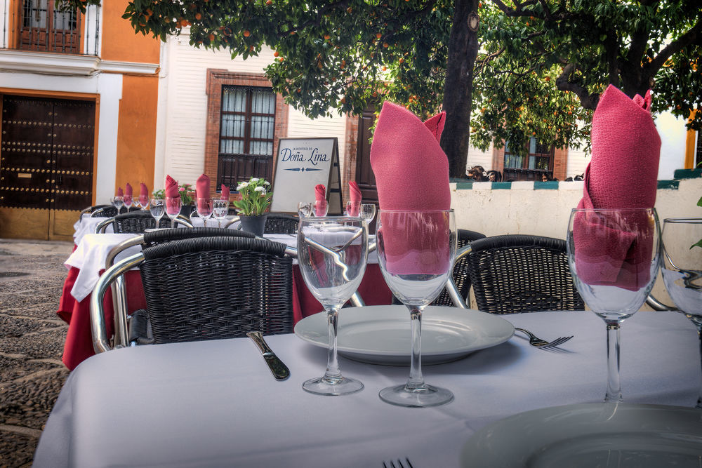 Hotel Dona Lina Sevilla Bagian luar foto