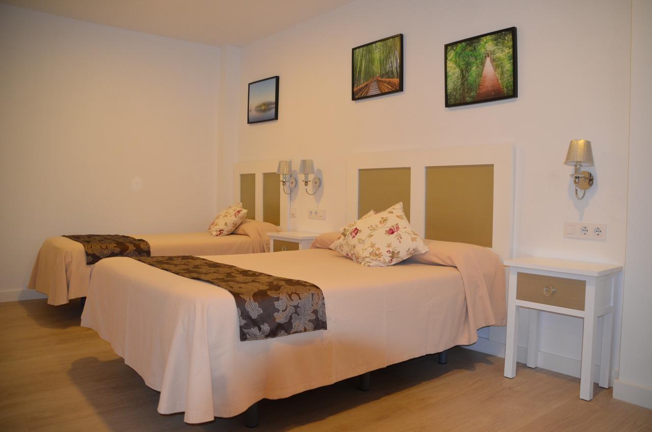 Hotel Dona Lina Sevilla Bagian luar foto