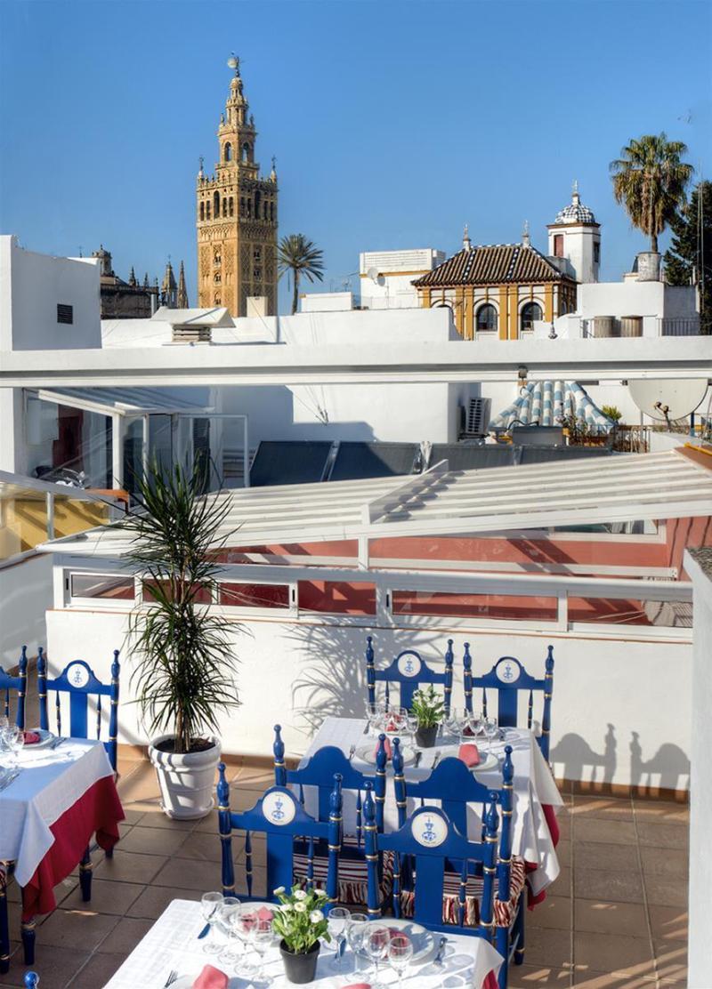 Hotel Dona Lina Sevilla Bagian luar foto